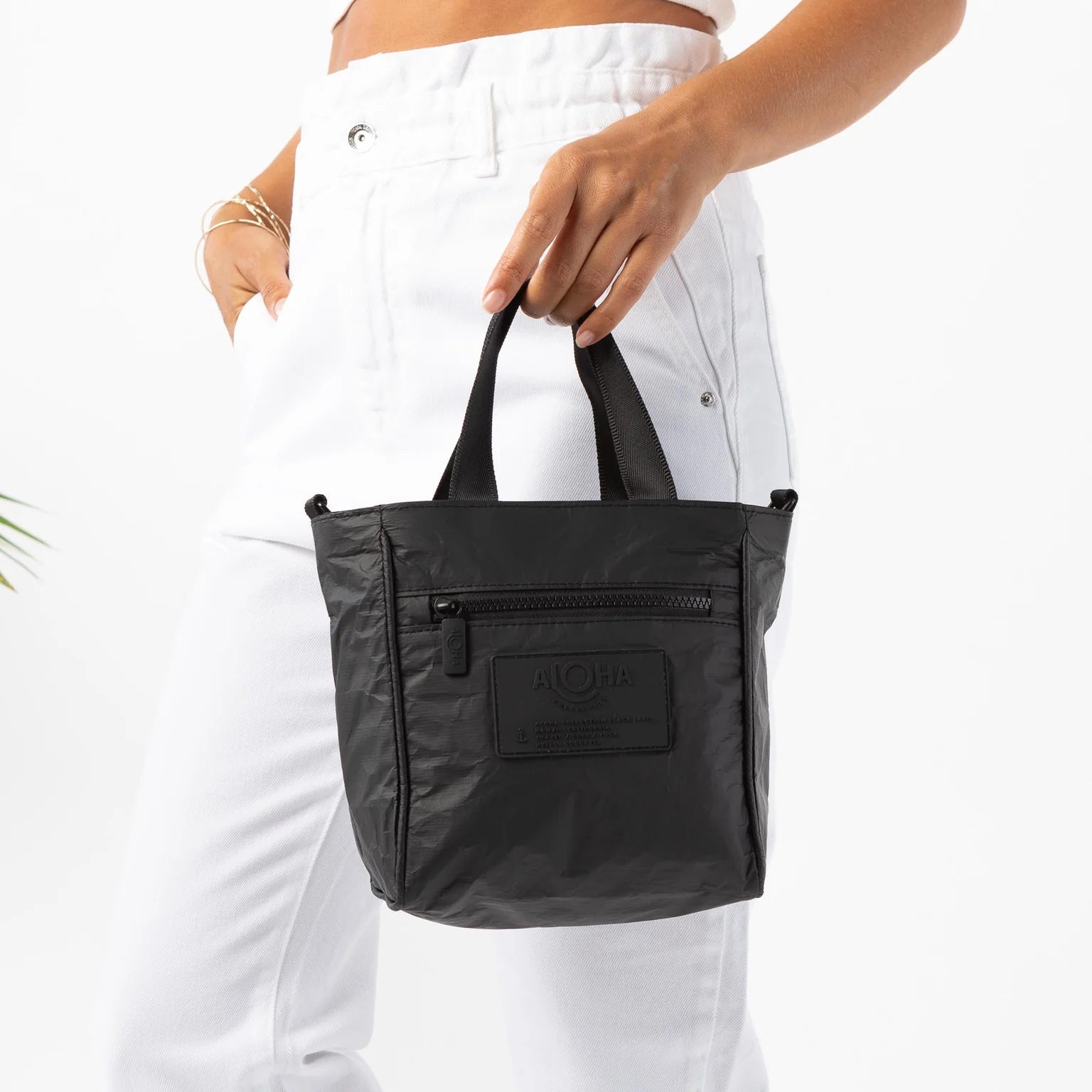 Monochrome Crossbody / Black Aloha Collection