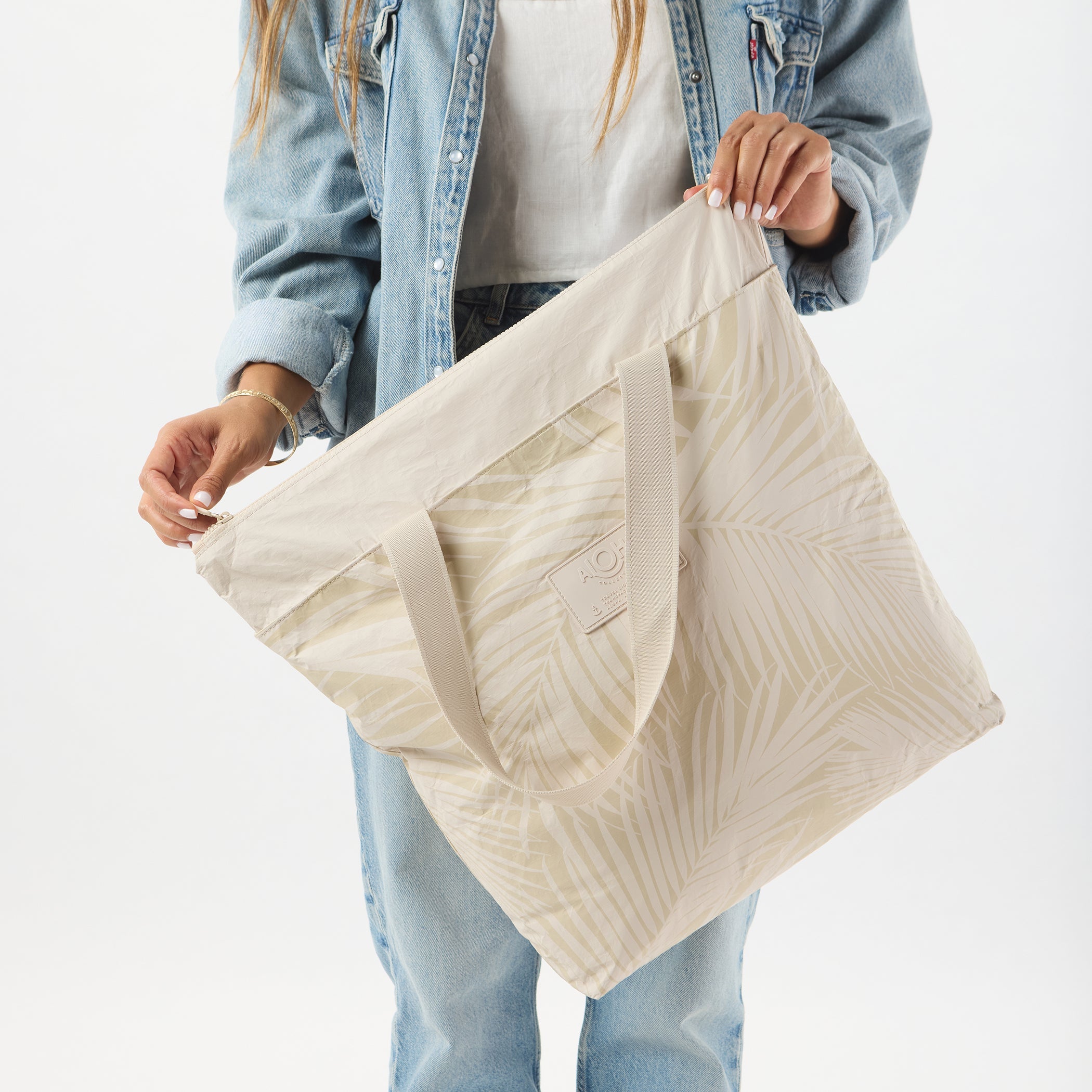 Areca Day Tripper / Latte & Sandstone Aloha Collection