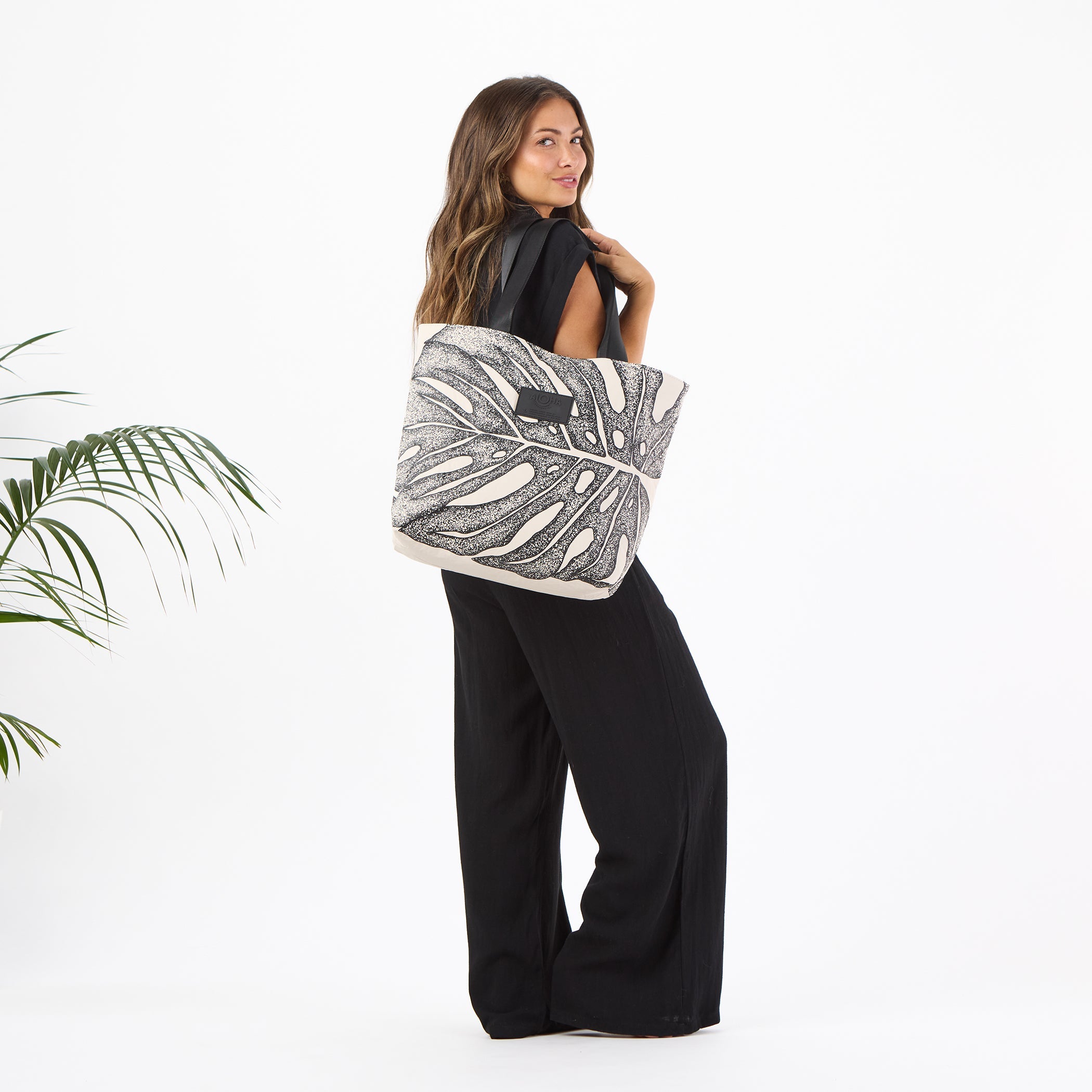 Deliciosa Day Tripper / Black & Sandstone Aloha Collection