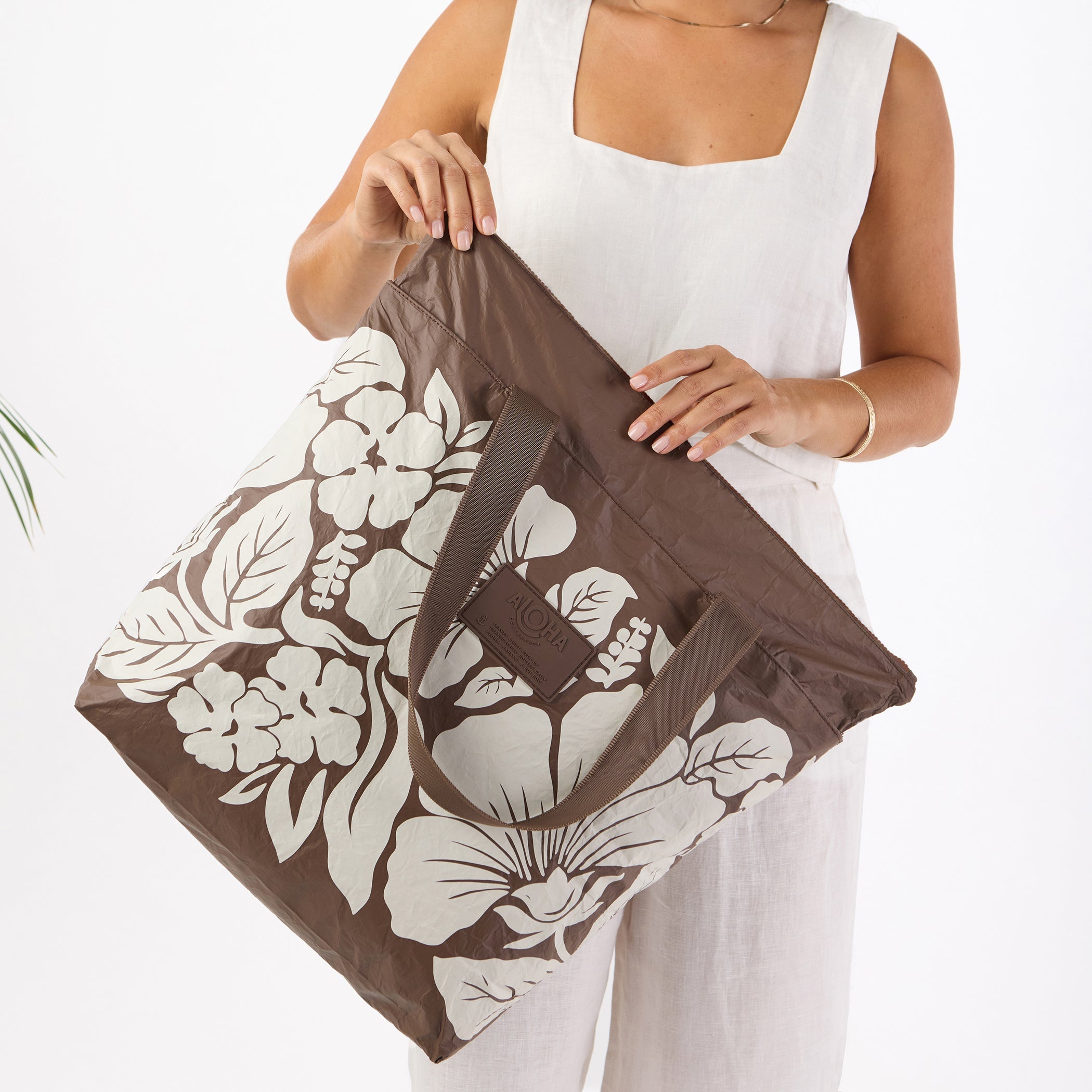 Heipua Day Tripper / Sandstone & Coconut Aloha Collection