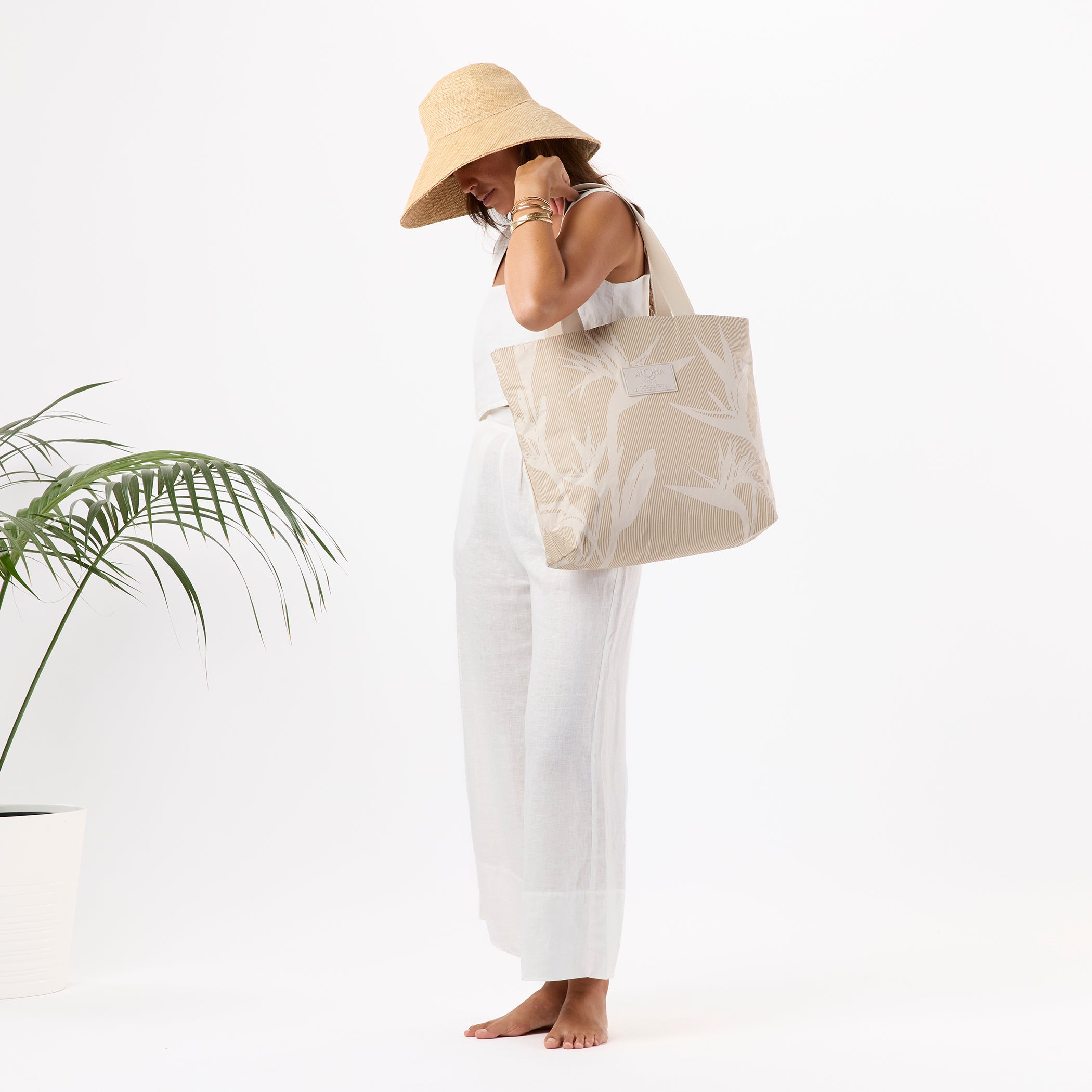 Paradise Day Tripper / Iced Coffee & Sandstone