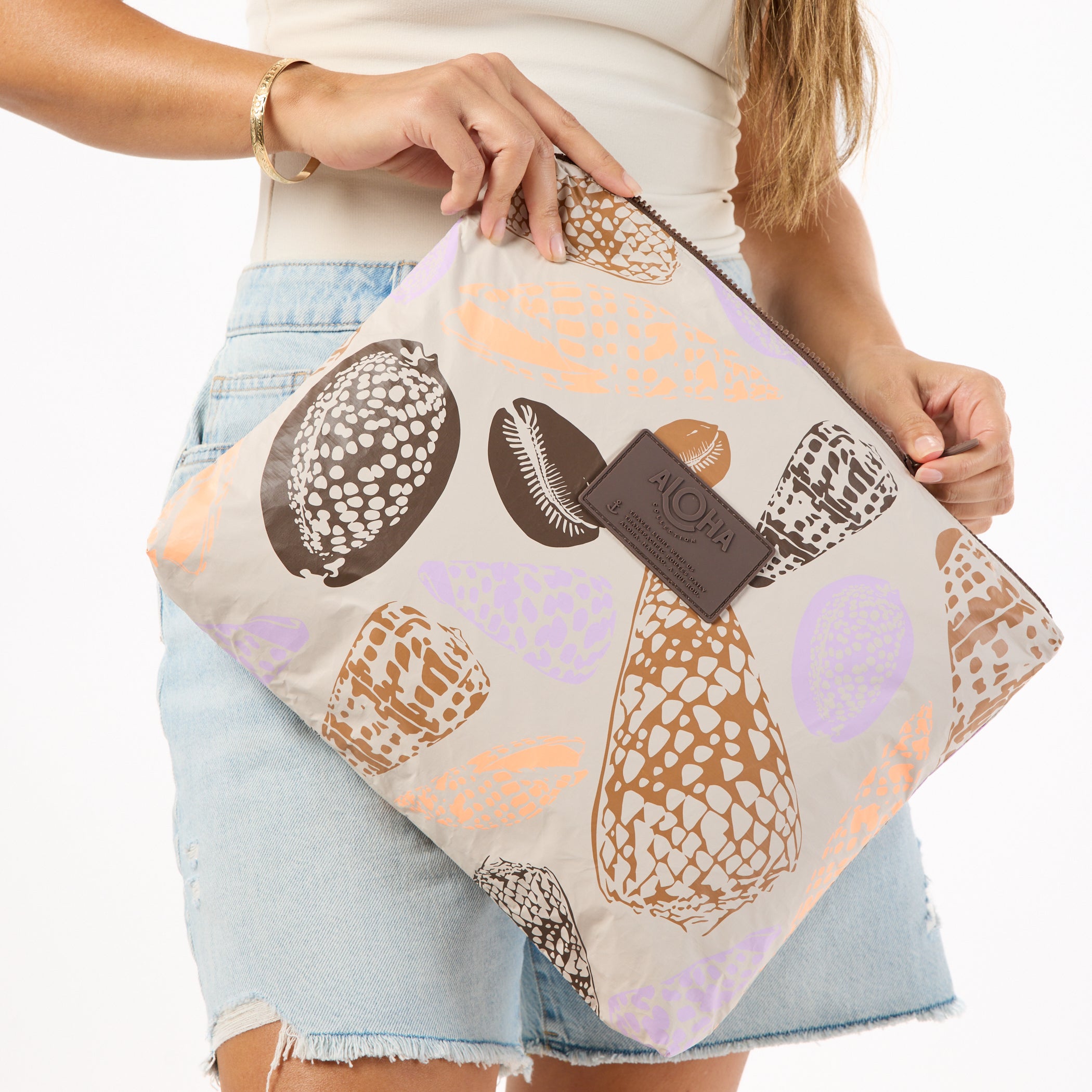 Shoreline Max Pouch / Sandstone Aloha Collection