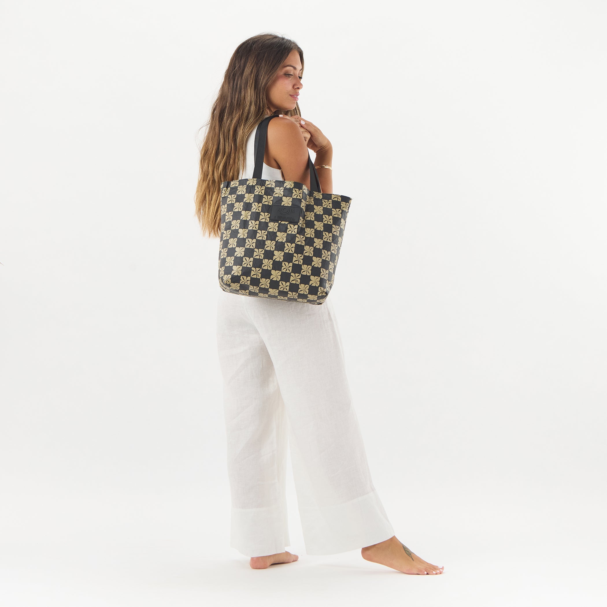 Pua Check Reversible Tote / Frappe & Black Aloha Collection