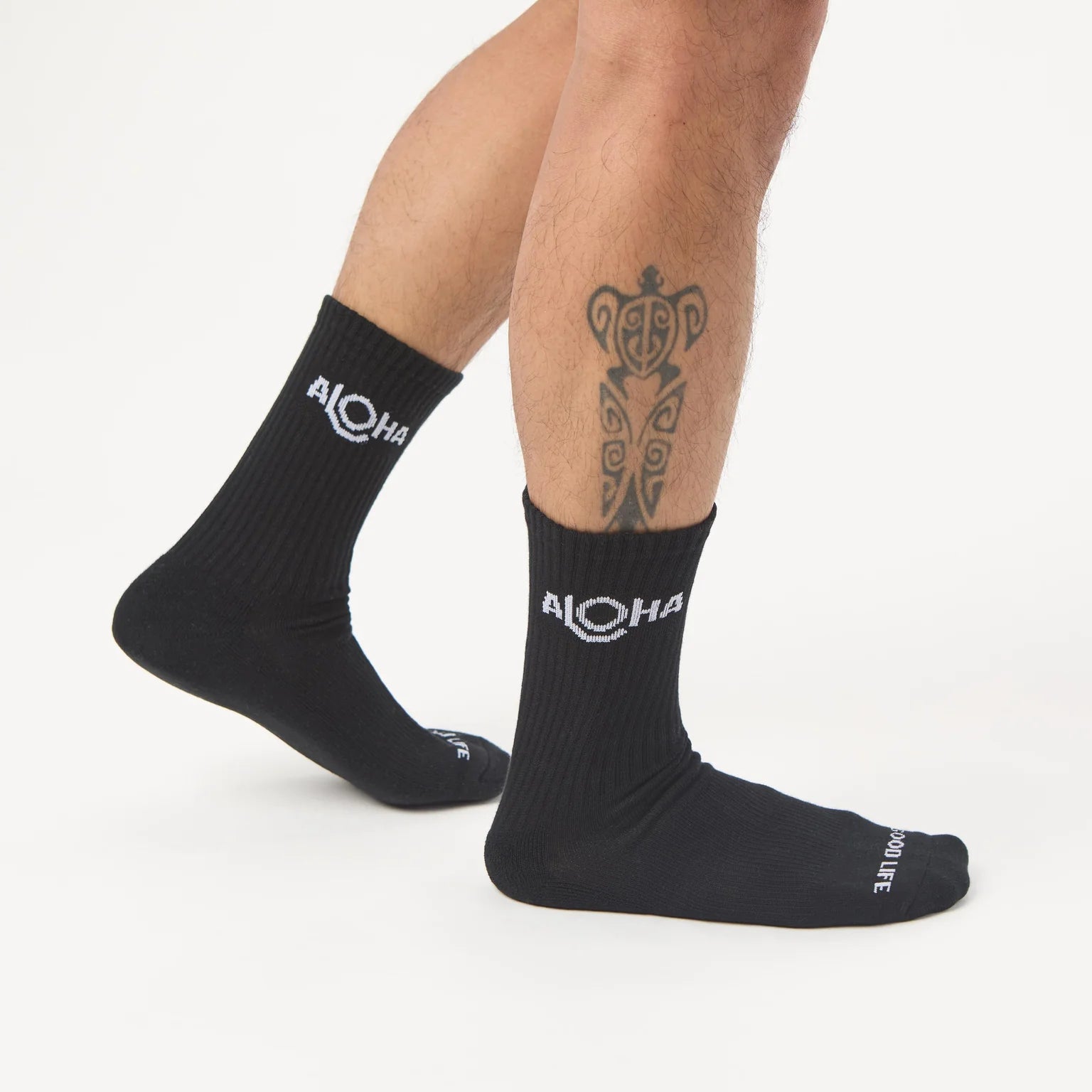 Aloha Crew Socks / Black Aloha Collection