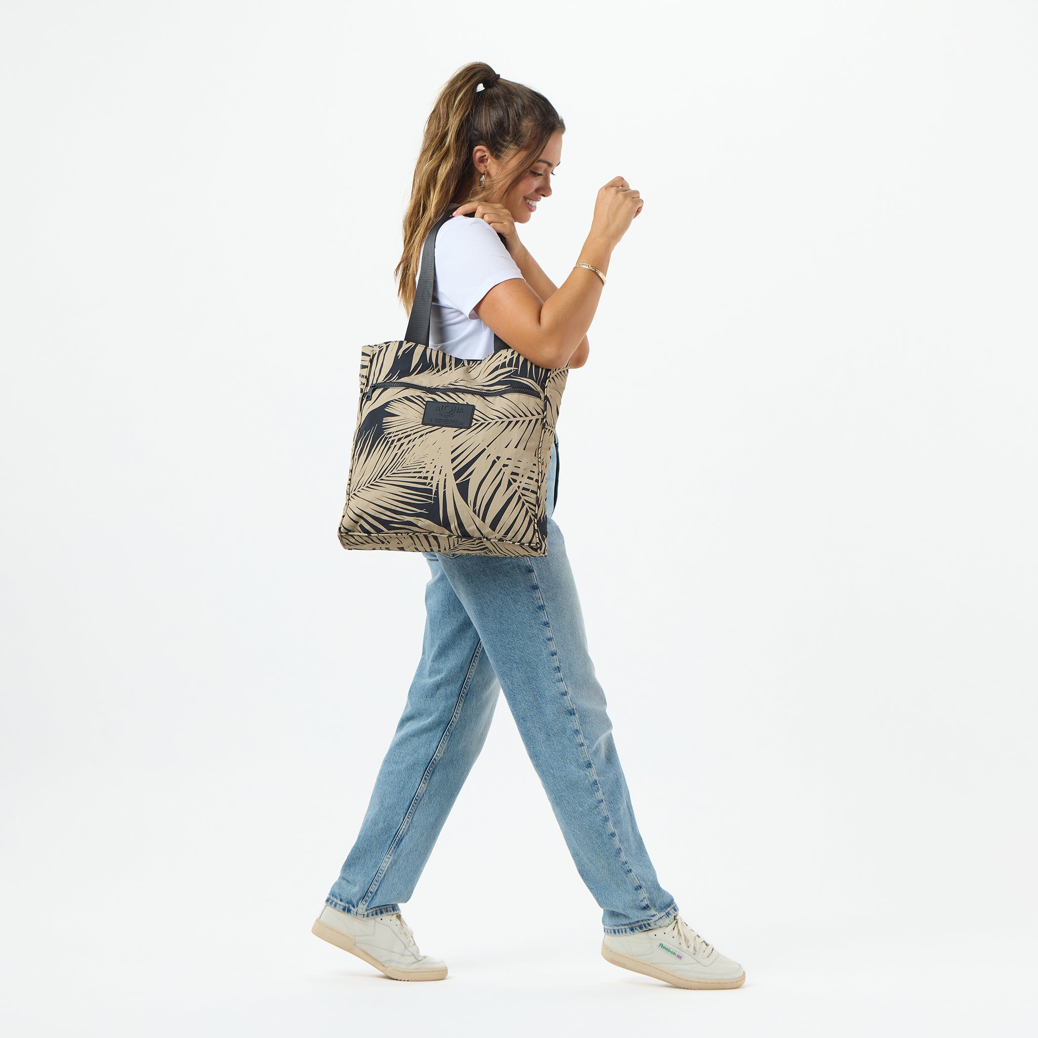 Areca Daily Tote / Frappe & Black Aloha Collection