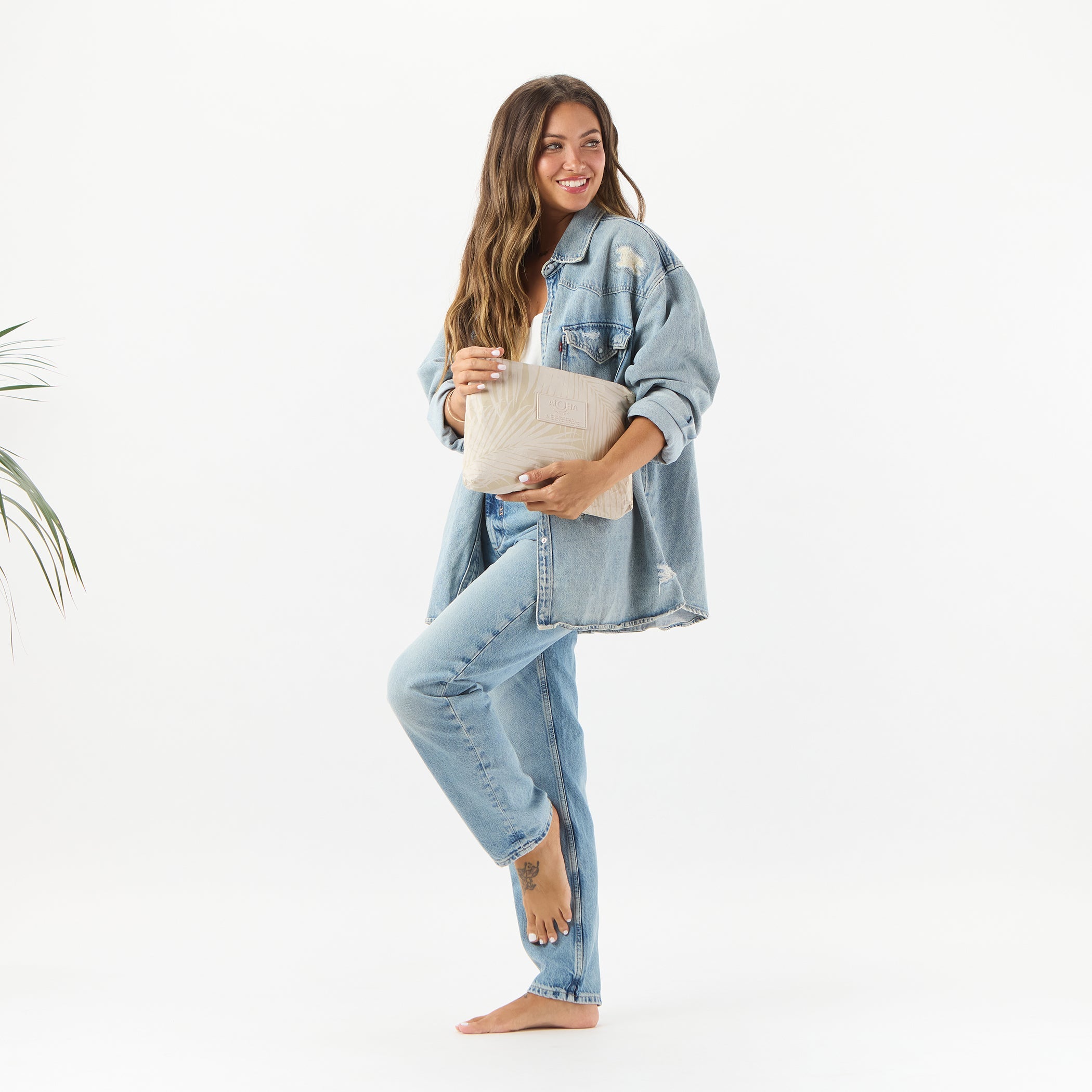Areca Mid Pouch / Latte & Sandstone Aloha Collection