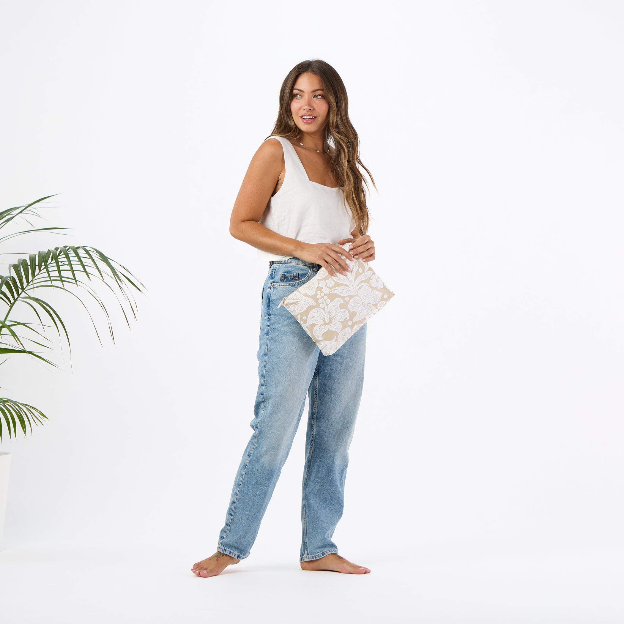 Breezy Mid Pouch / Latte Aloha Collection