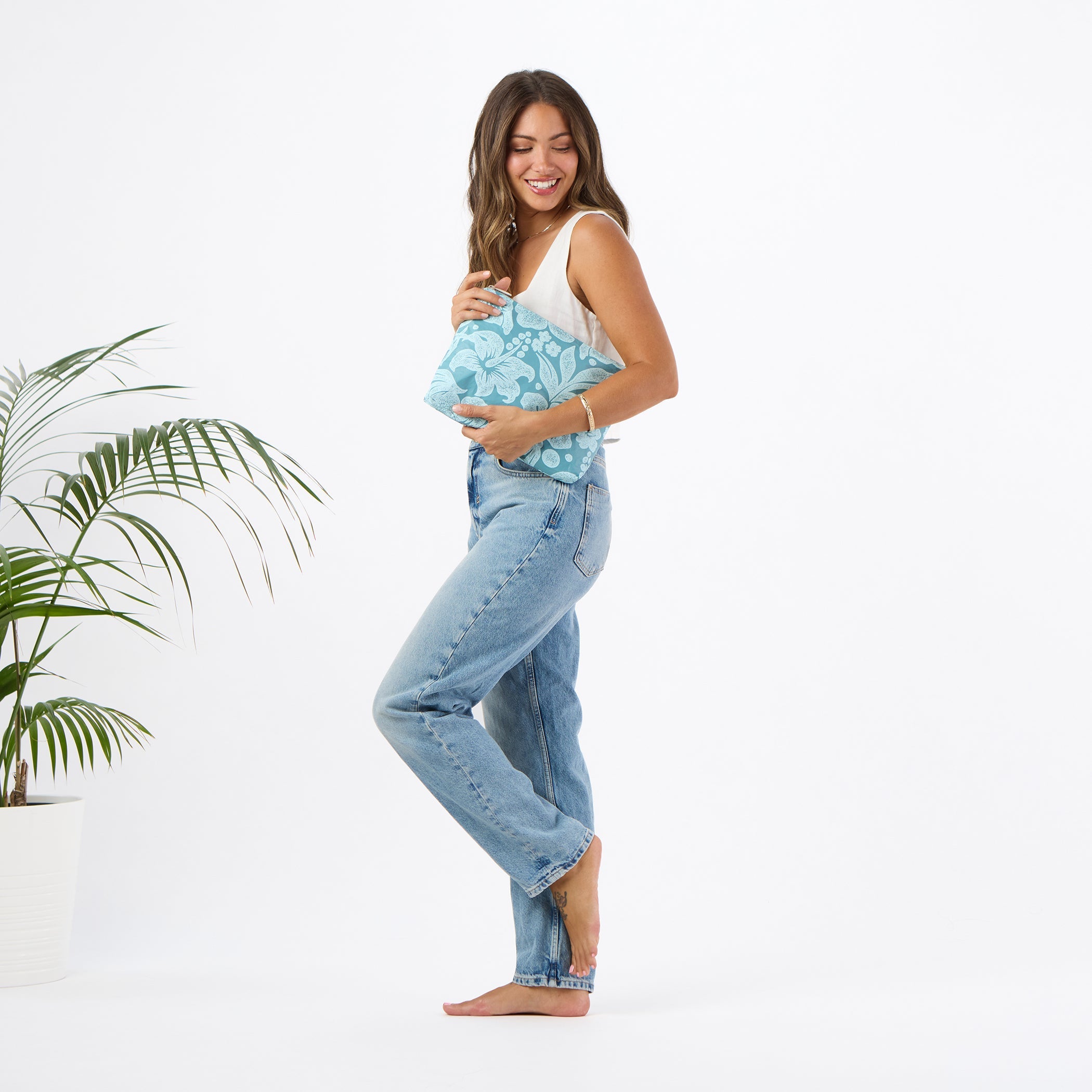 Breezy Mid Pouch / Pacific & Lemu Blue Aloha Collection