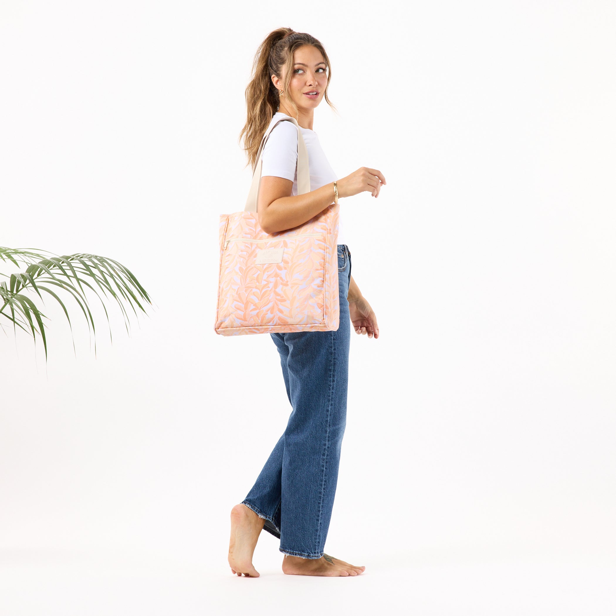Lei Stand Daily Tote / Peachy Aloha Collection