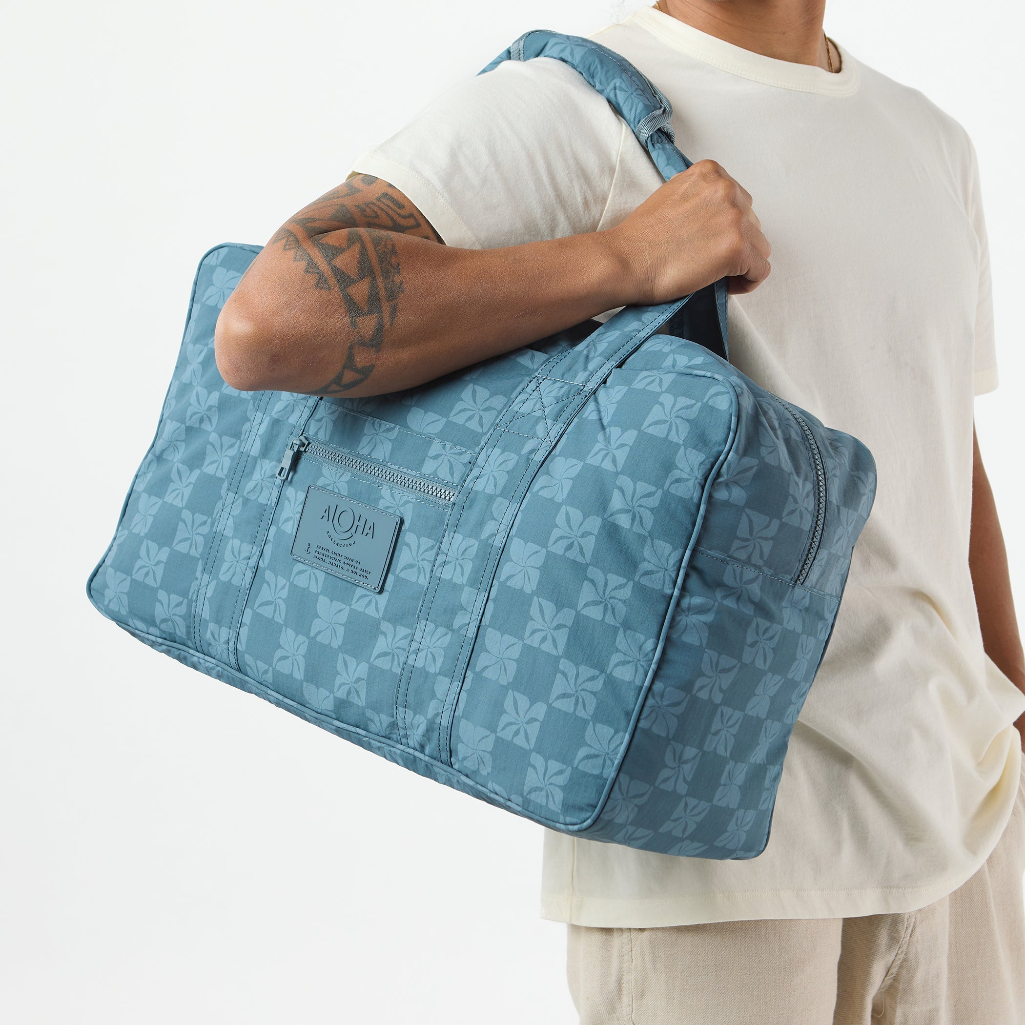 Pua Check Weekender / Slate Aloha Collection
