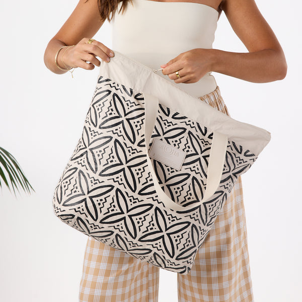 Pasifika Day Tripper / Black & Sandstone Aloha Collection