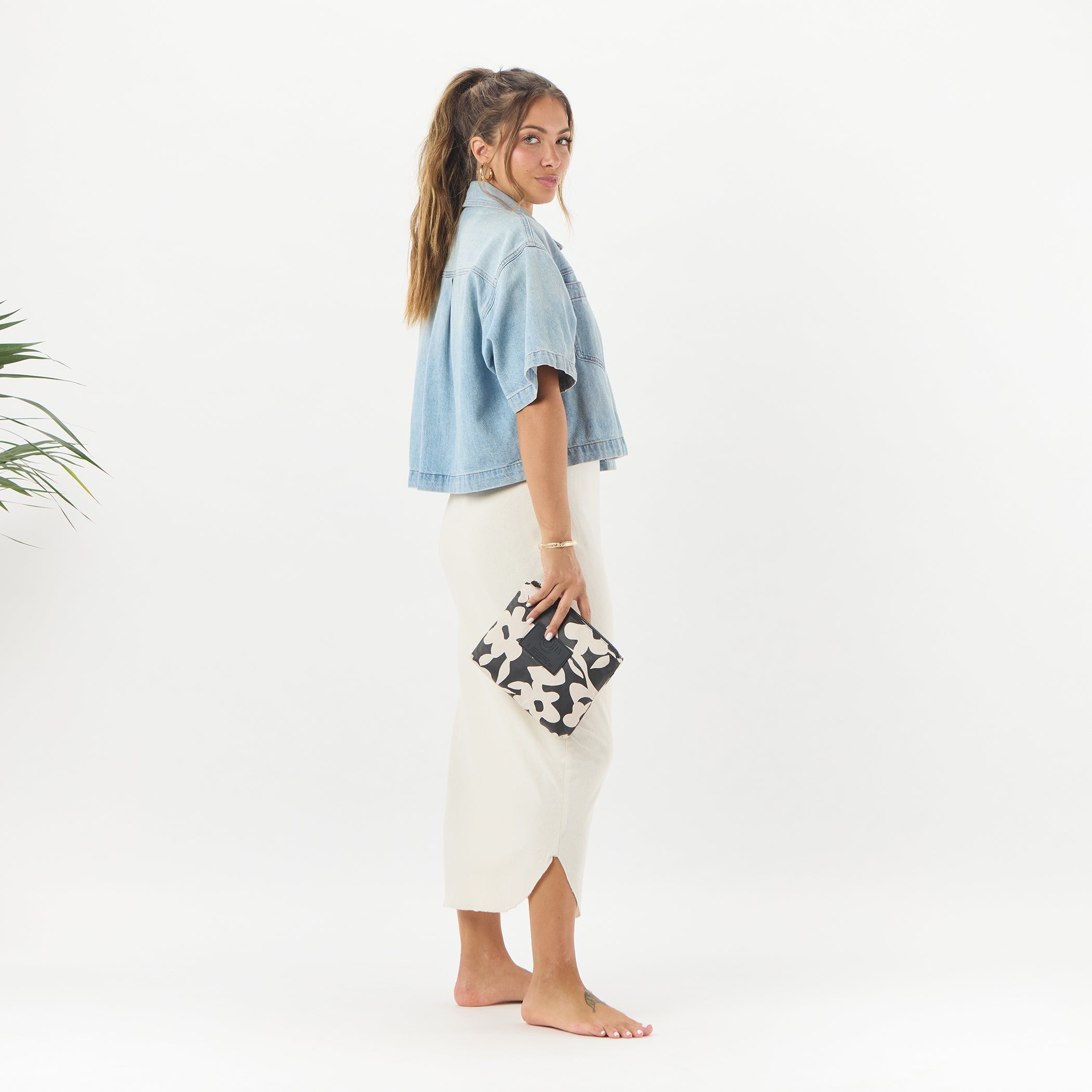 Fall Flowers Small Pouch / Black & Sandstone Aloha Collection