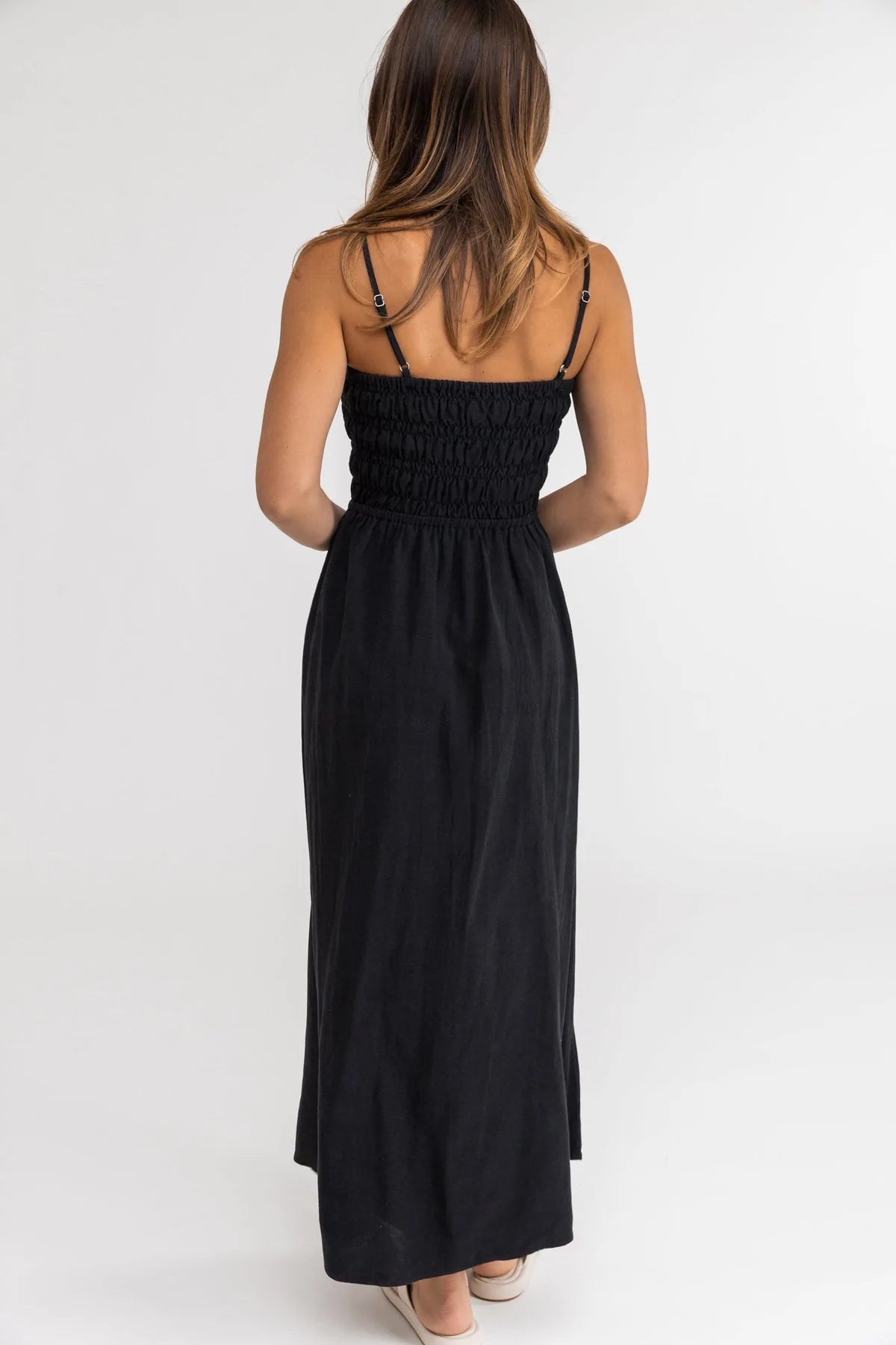 Classic Shirred Midi Dress / Black RHYTHM
