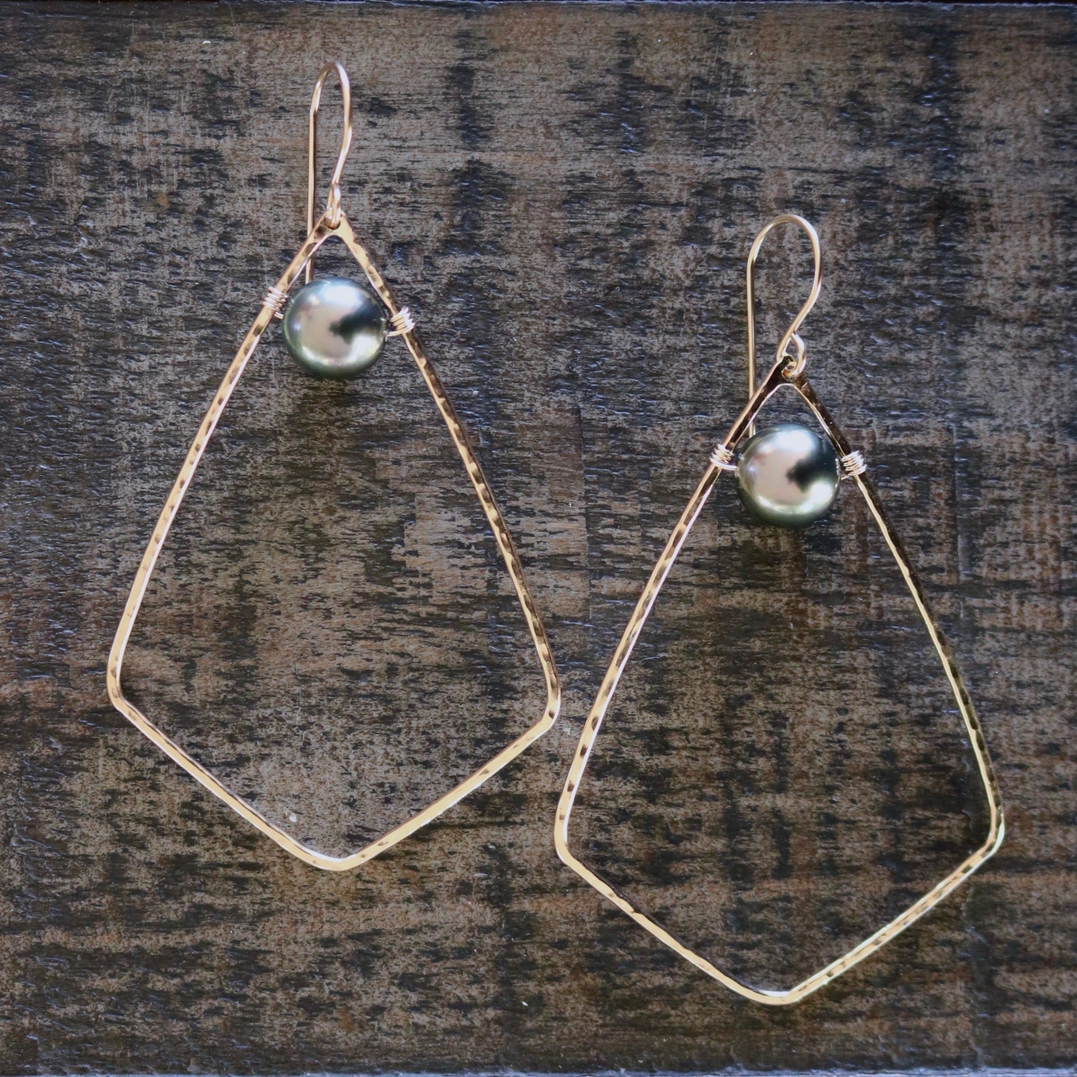 Tahitian Hoku Momi Hoops KEANI JEWELRY