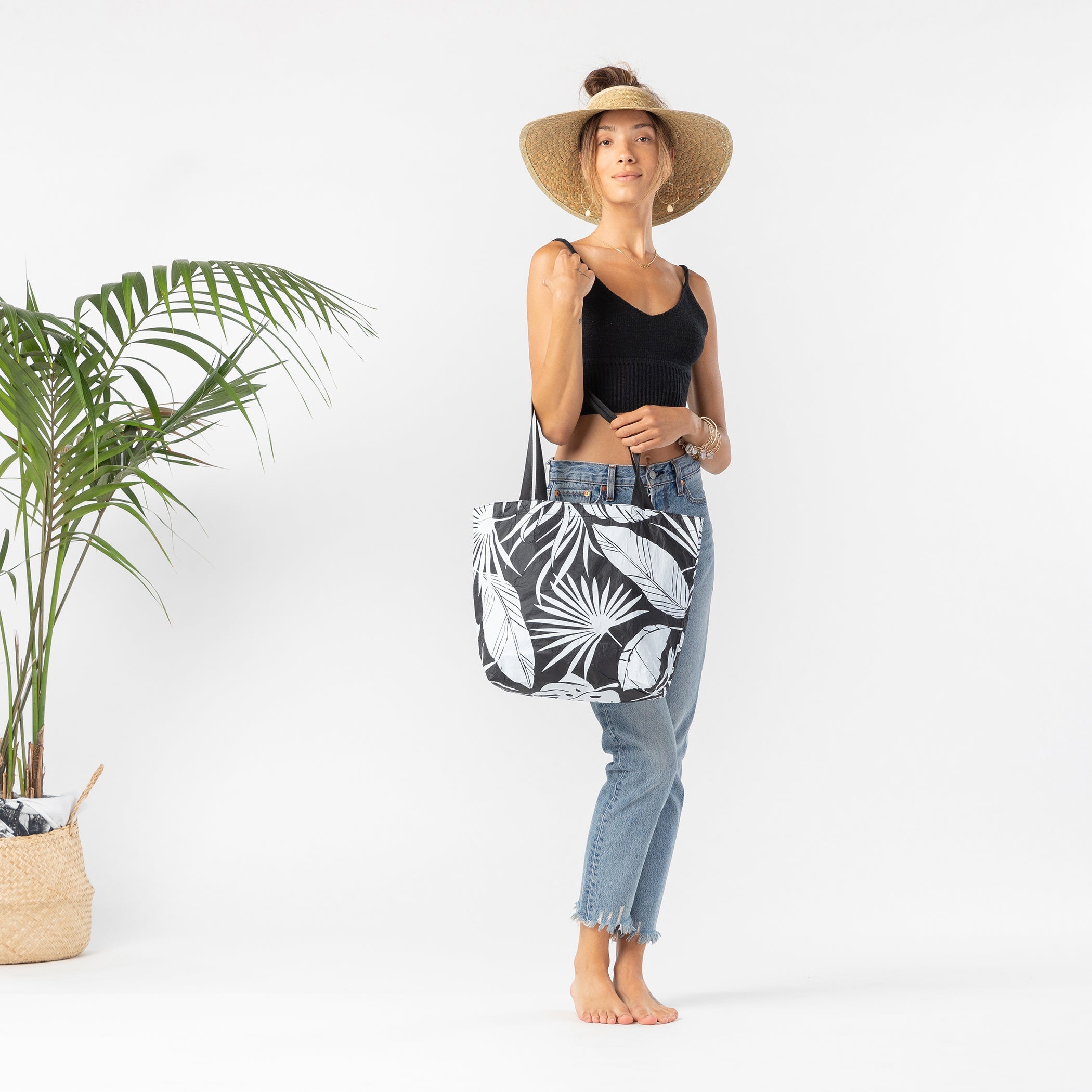 ALOHA Le Palm Reversible Tote / White & Black Aloha Collection