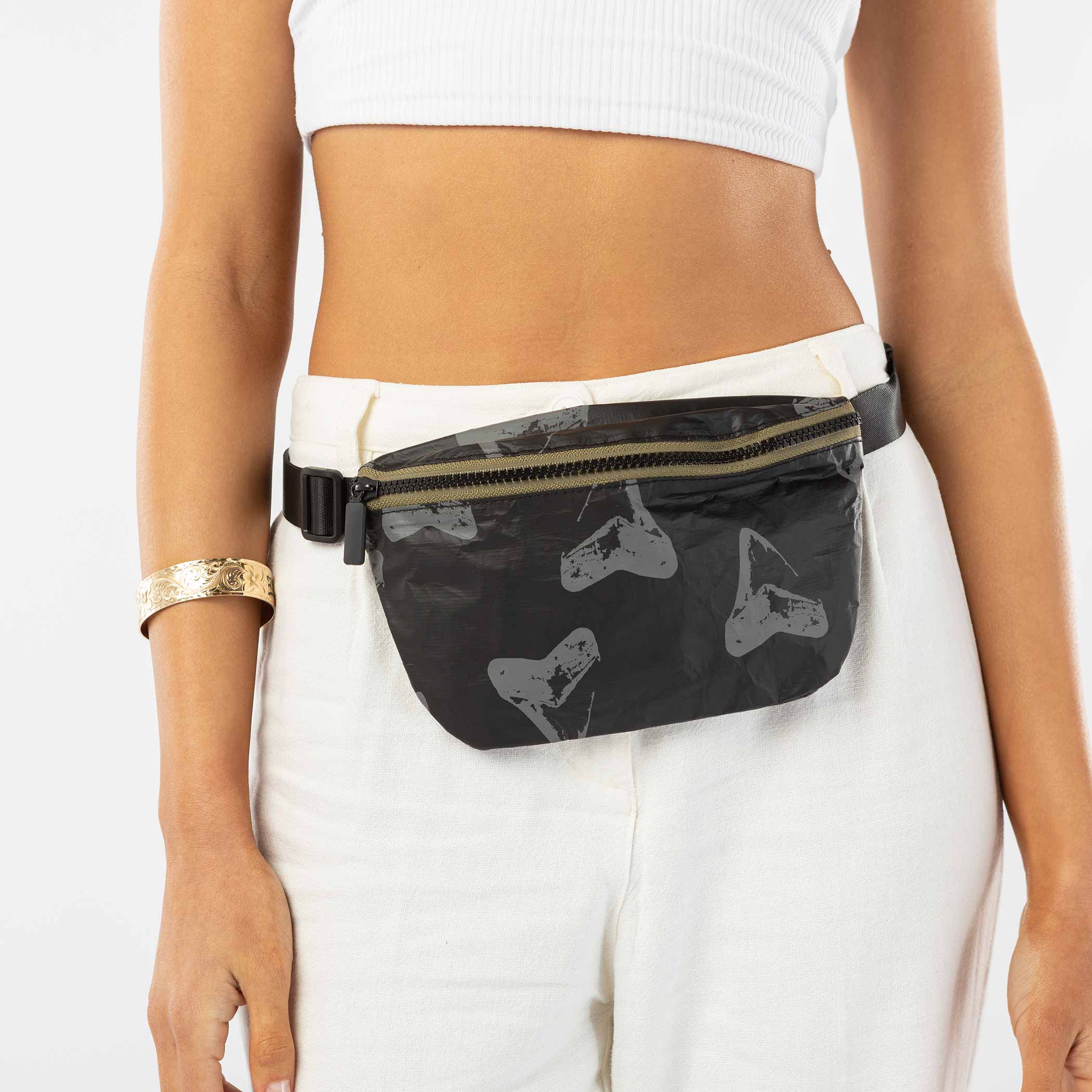 ʻAumākua Mini Hip Pack / Charcoal & Black Aloha Collection