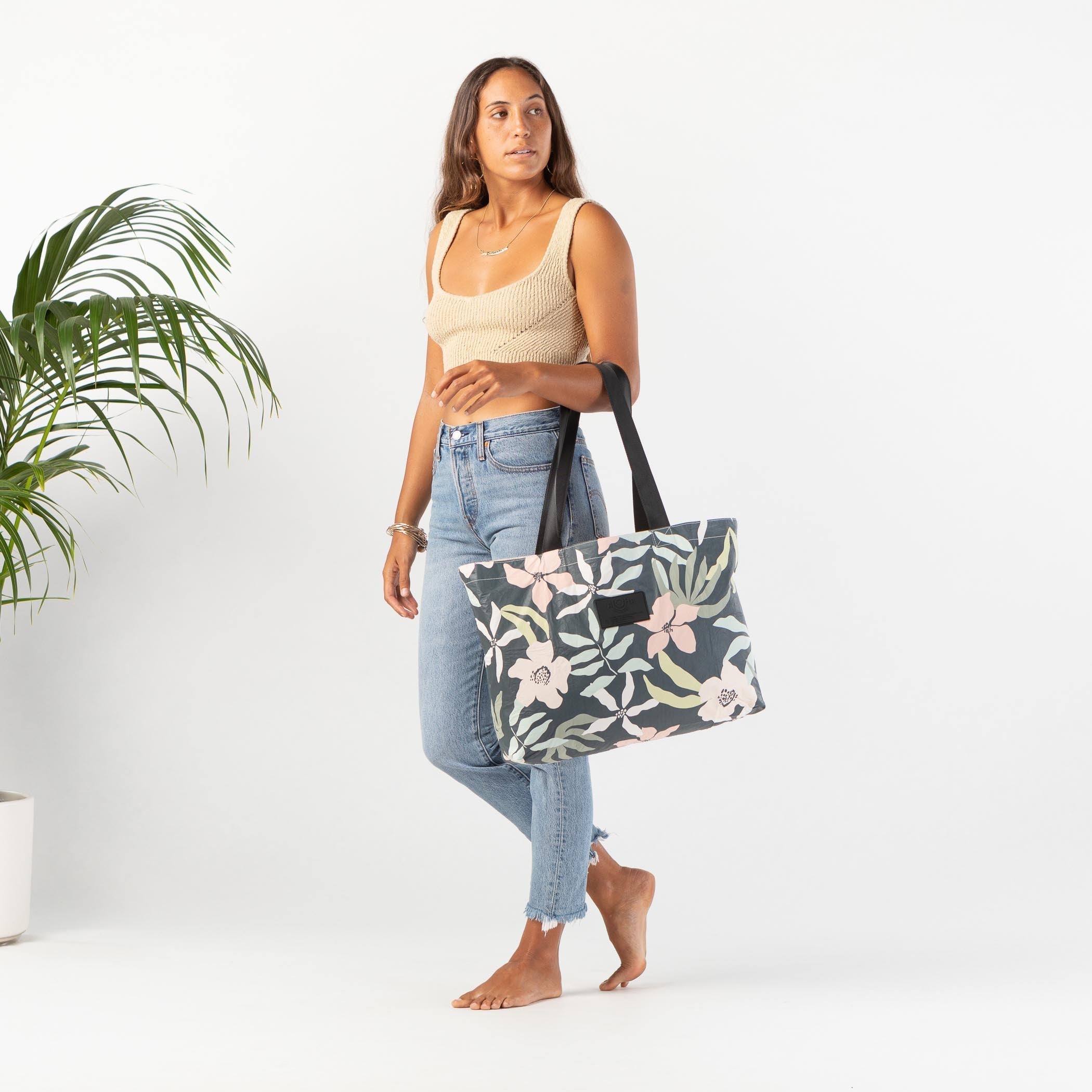 Flora Holo Holo / Eve Aloha Collection