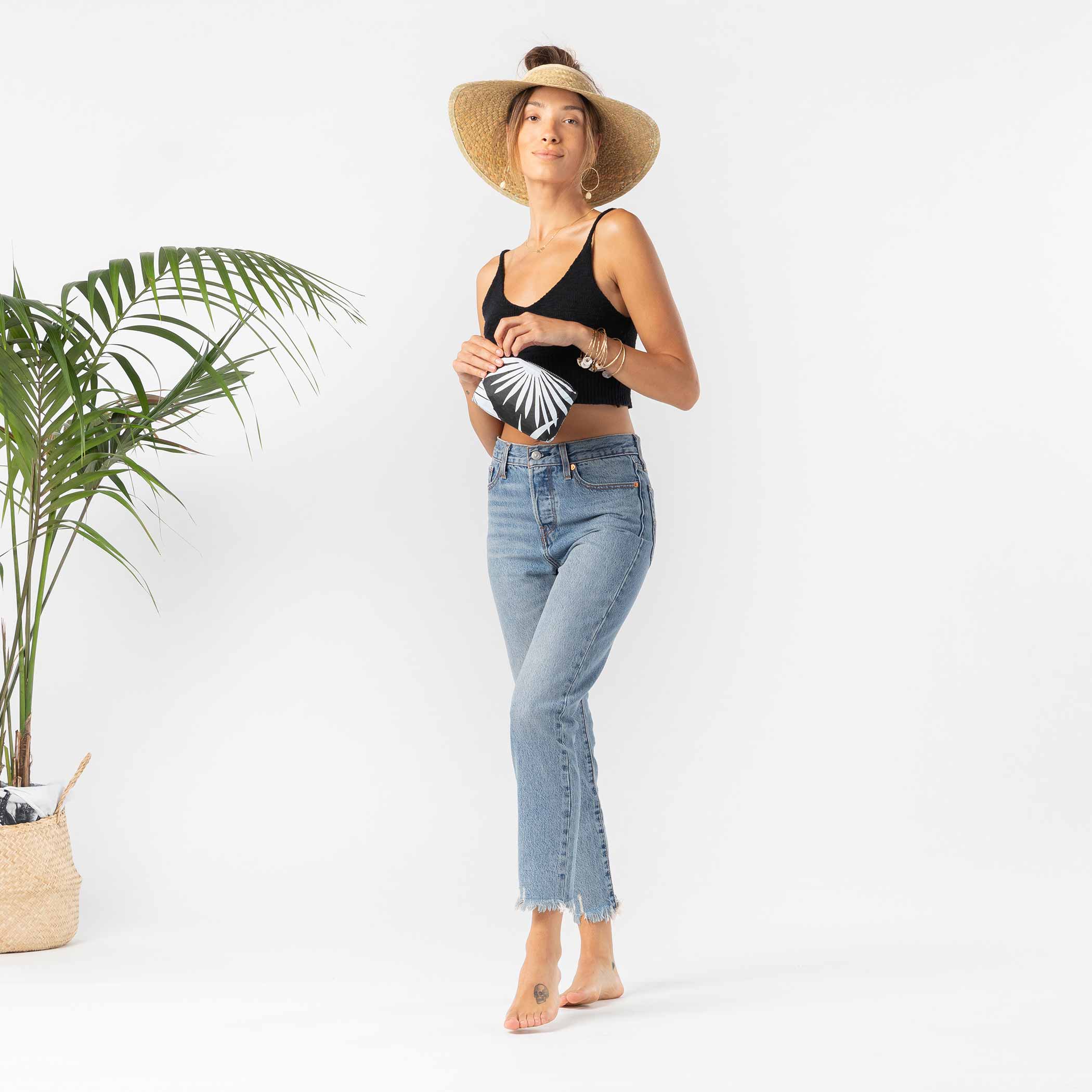 ALOHA Le Palm Mini Pouch / White & Black Aloha Collection