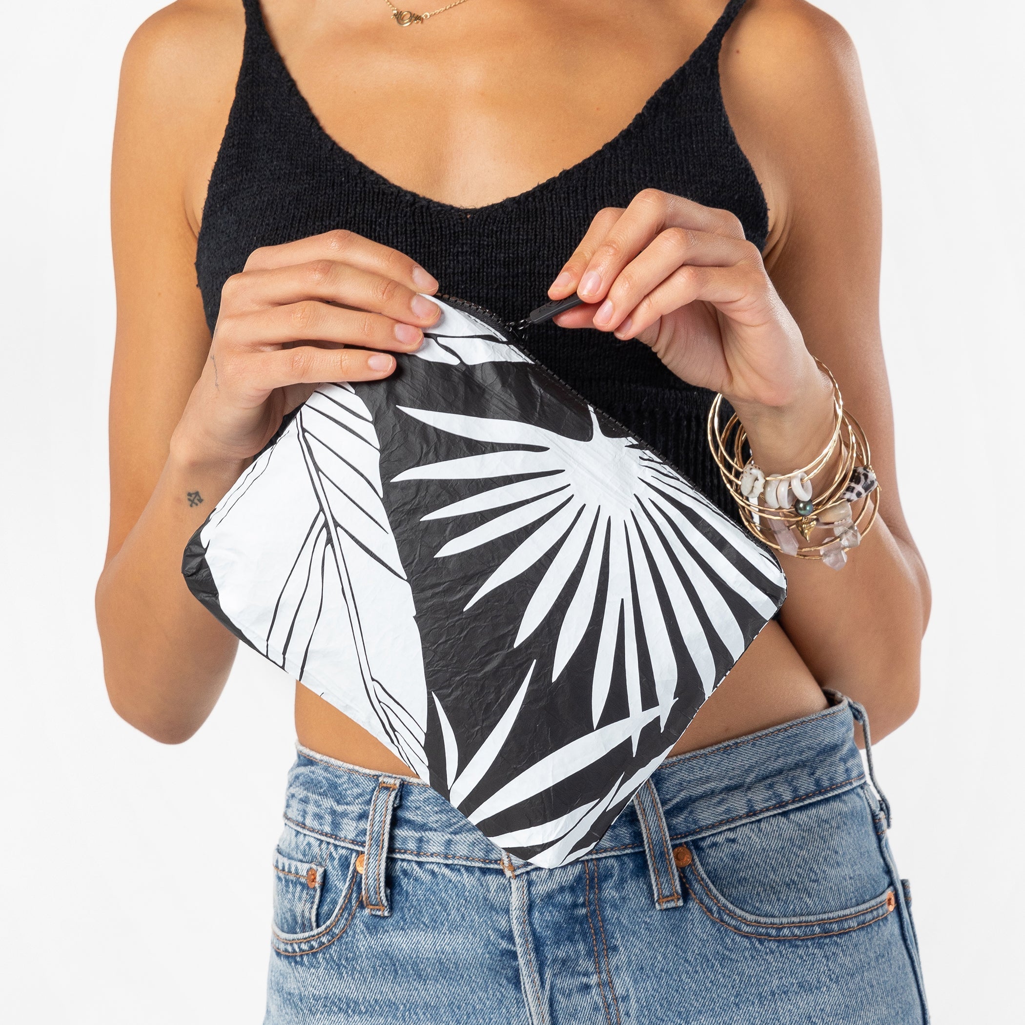 ALOHA Le Palm Small Pouch / White & Black Aloha Collection