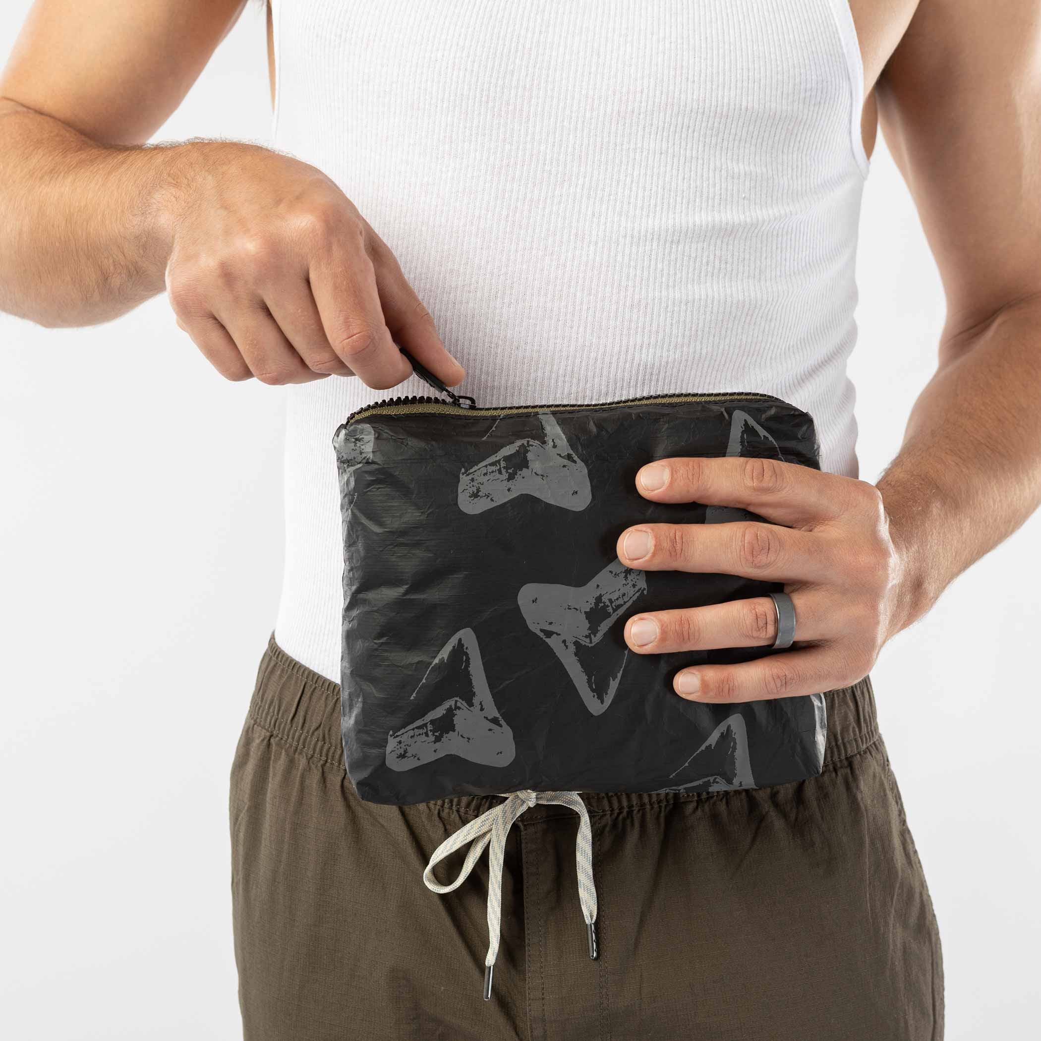 ʻAumākua Small Pouch / Charcoal & Black Aloha Collection