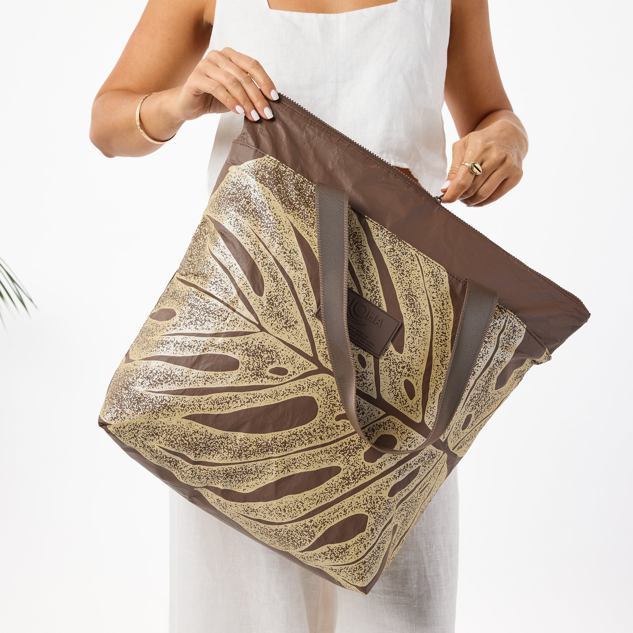 Deliciosa Day Tripper / Luster Coconut Aloha Collection