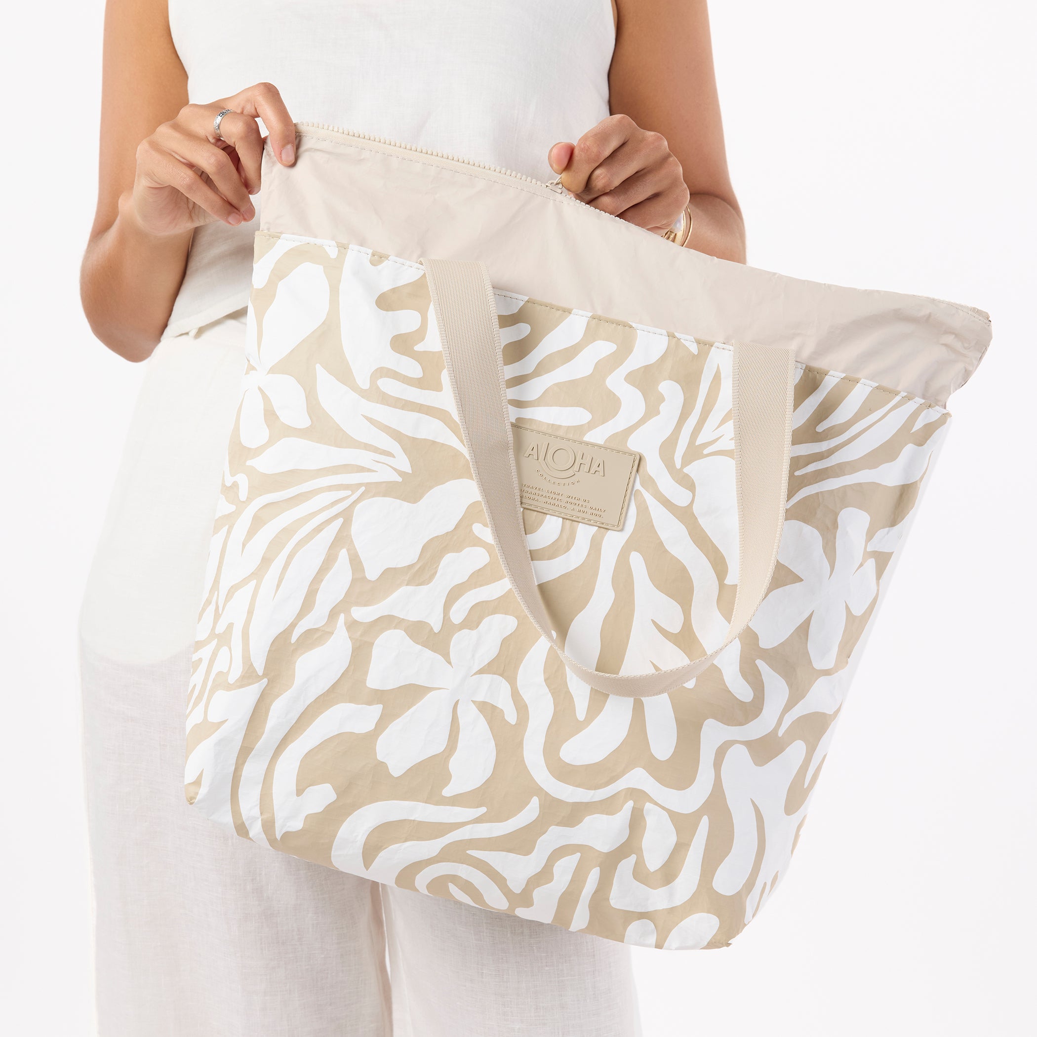 Float Day Tripper / Latte